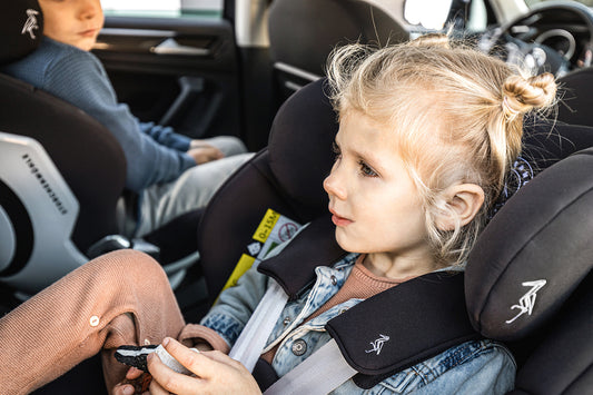 IL SEGGIOLINO AUTO E' PIU' SICURO SE IL BAMBINO VIAGGIA IN SENSO DI MARCIA O IN CONTRO MARCIA?